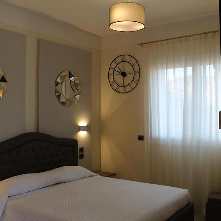 Villa Martina Luxury Rooms Desenzano del Garda Exteriör bild