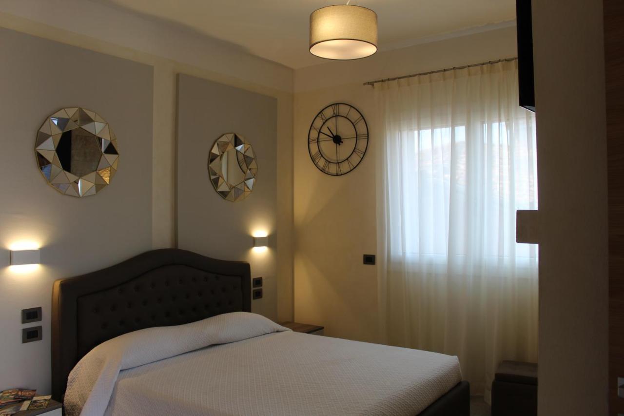 Villa Martina Luxury Rooms Desenzano del Garda Exteriör bild