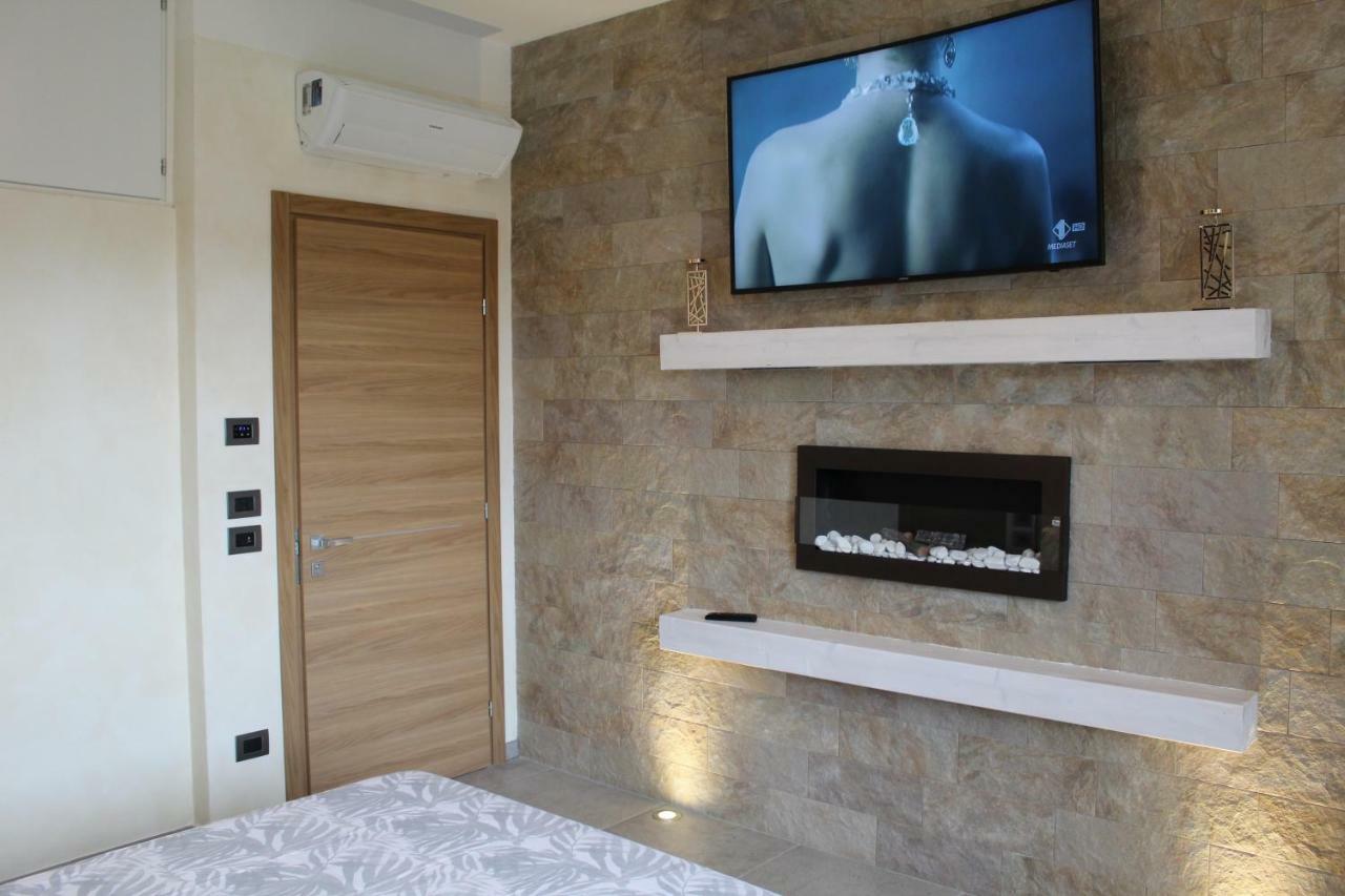 Villa Martina Luxury Rooms Desenzano del Garda Exteriör bild
