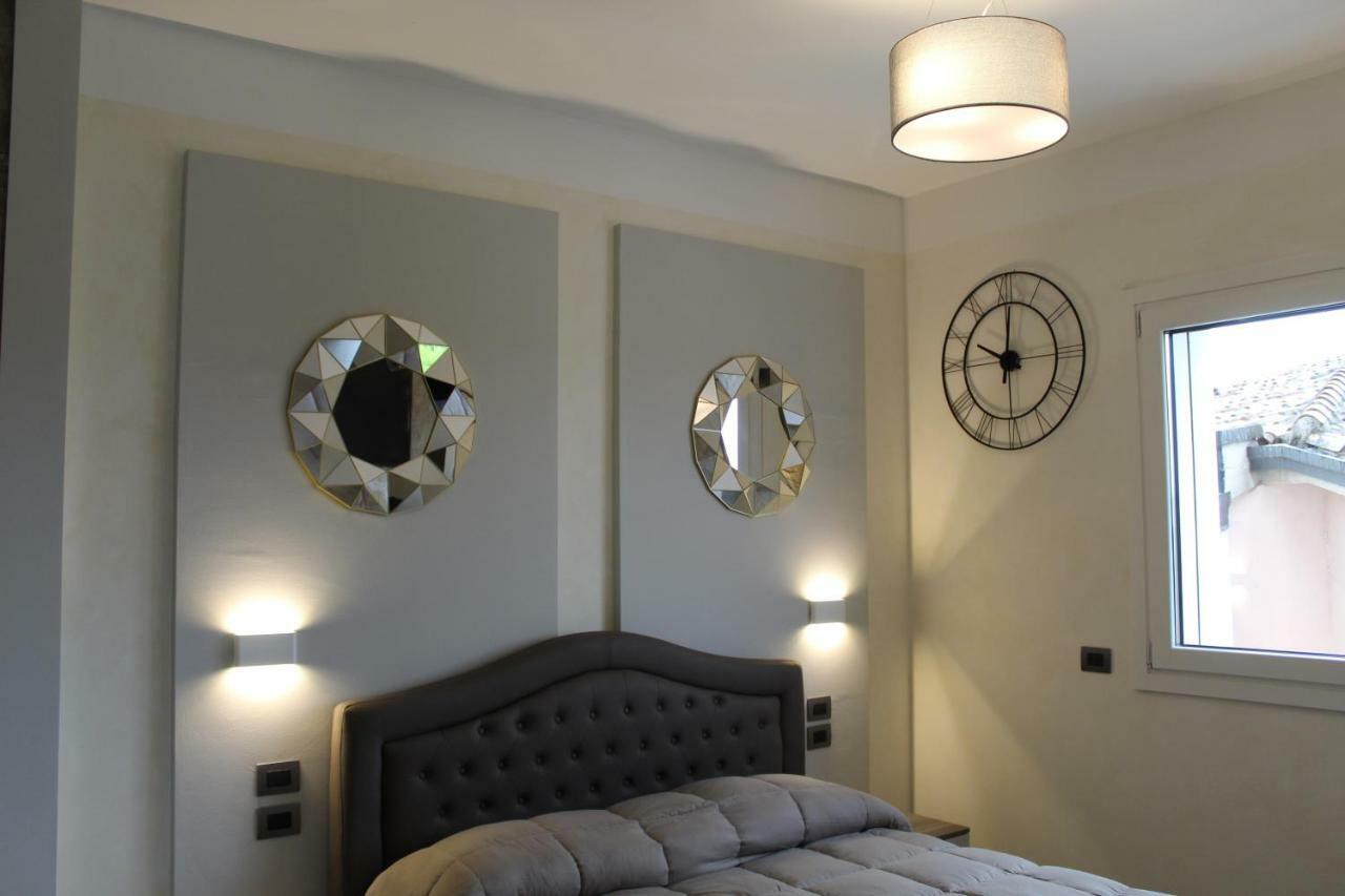 Villa Martina Luxury Rooms Desenzano del Garda Exteriör bild