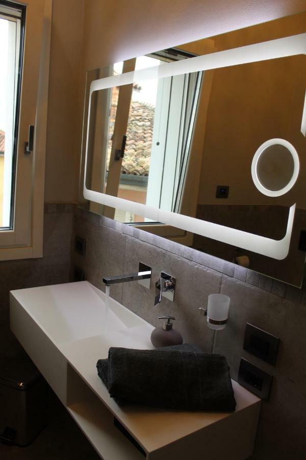 Villa Martina Luxury Rooms Desenzano del Garda Exteriör bild