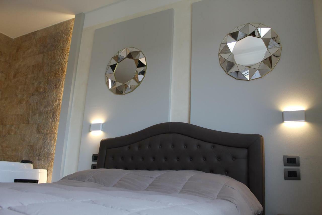 Villa Martina Luxury Rooms Desenzano del Garda Exteriör bild