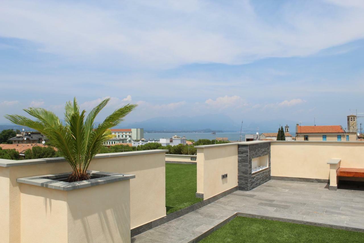 Villa Martina Luxury Rooms Desenzano del Garda Exteriör bild