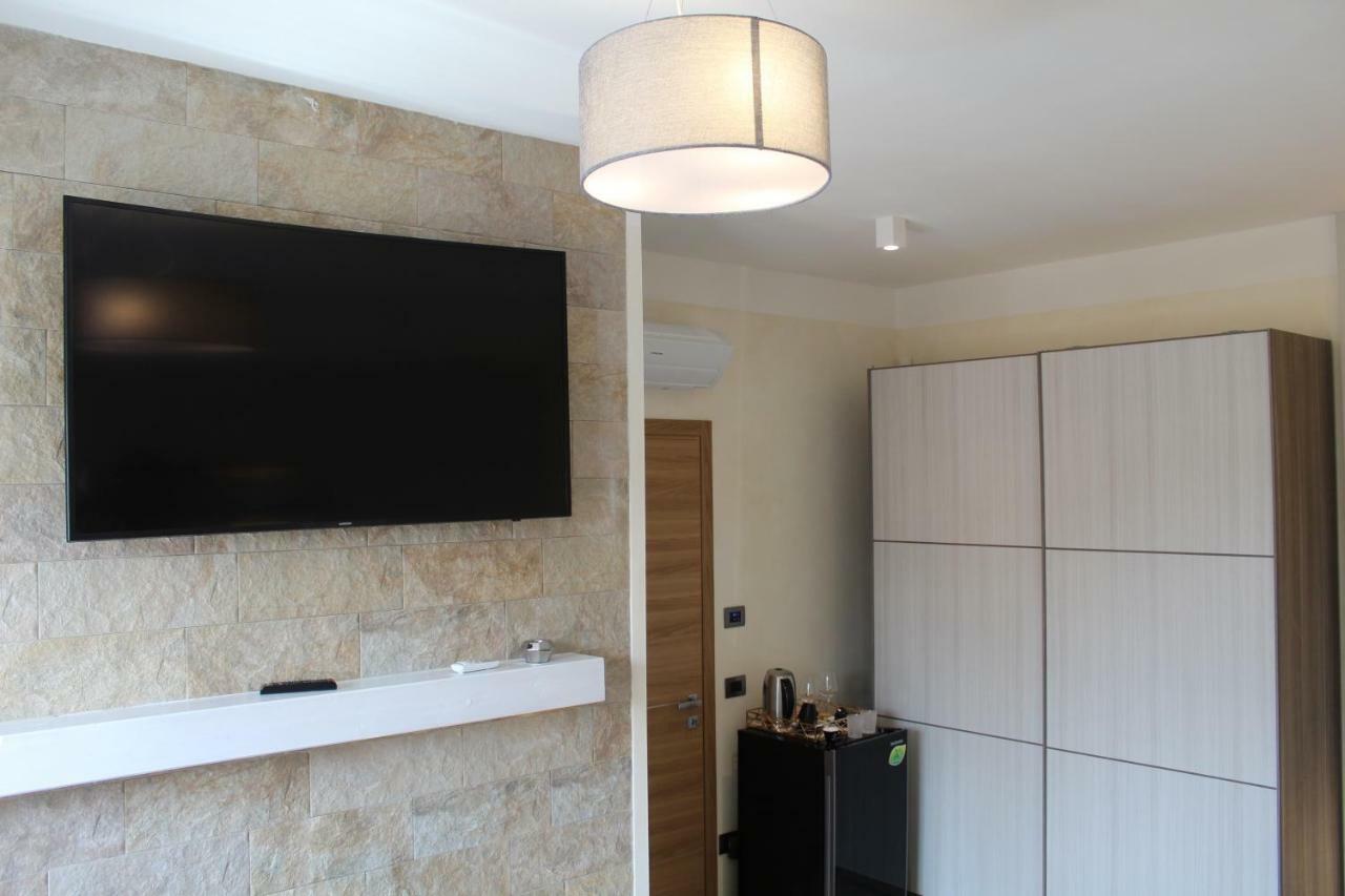 Villa Martina Luxury Rooms Desenzano del Garda Exteriör bild